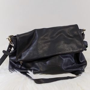 GH Bass & Co | black leather shoulder bag